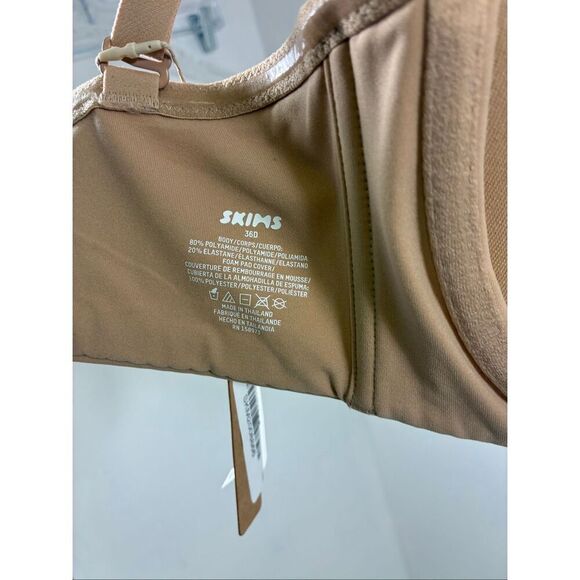SKIMS NWT Strapless Bra in Clay Size 36D - Picture 7 of 8